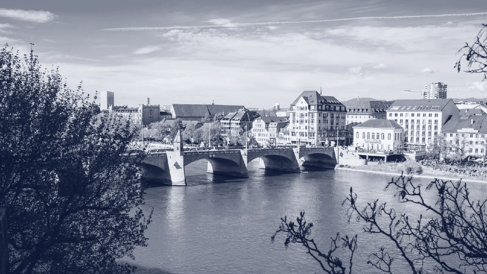 Die Mittlere Brücke über dem Rhein in Basel